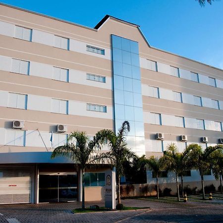 Hotel Roari 쿠이아바 외부 사진